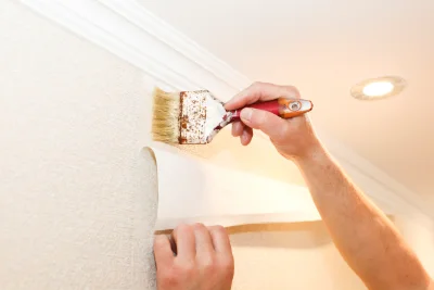 Pose de papier peint à Mailholas — revêtements muraux et toiles de verre